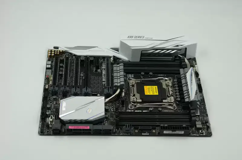 Asus X99-DELUXE II Scheda madre desktop X99 Socket LGA 2011-V3 i7 X DDR4 128G ATX UEFI BIOS