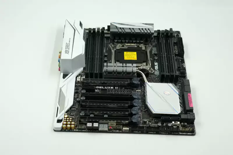 Asus X99-DELUXE II Scheda madre desktop X99 Socket LGA 2011-V3 i7 X DDR4 128G ATX UEFI BIOS