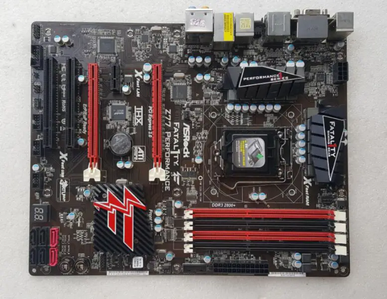 Scheda madre ASROCK Z77 PERFORMANCE