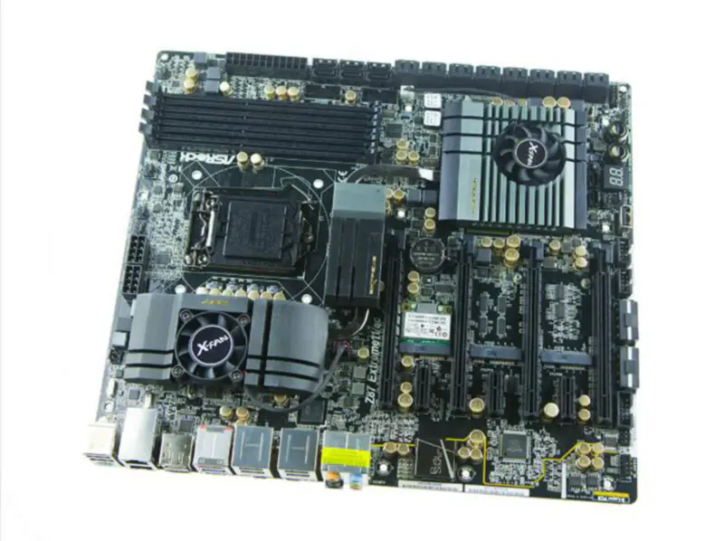 Scheda madre Asrock Z87 Extreme11/ac 22×Sata 12Gbps SAS