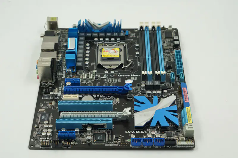Asus P7P55D-E EVO scheda madre LGA1156