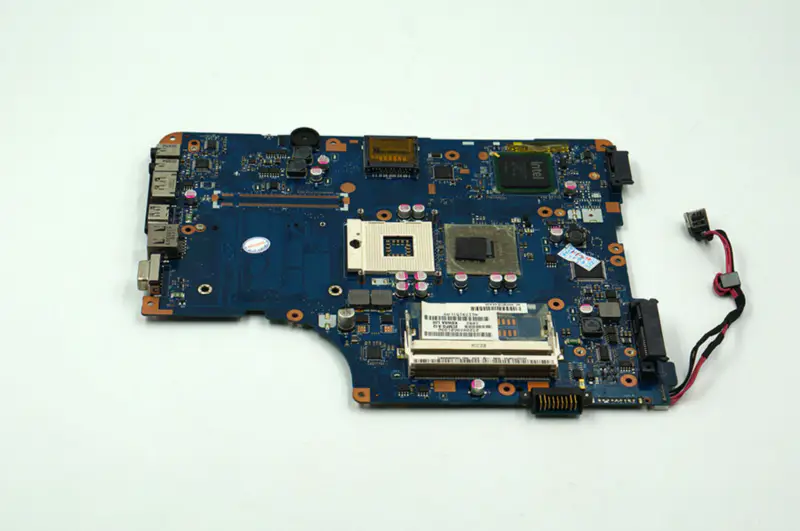Toshiba L500 L550 L555 LA-4982P GM45 PGA-989 Scheda madre